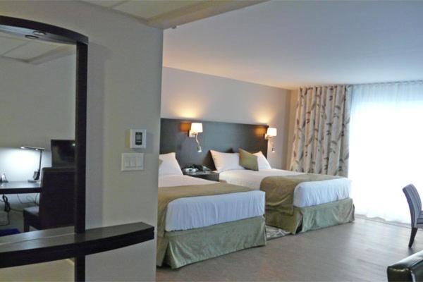Auberge Des Gallant Rigaud Εξωτερικό φωτογραφία