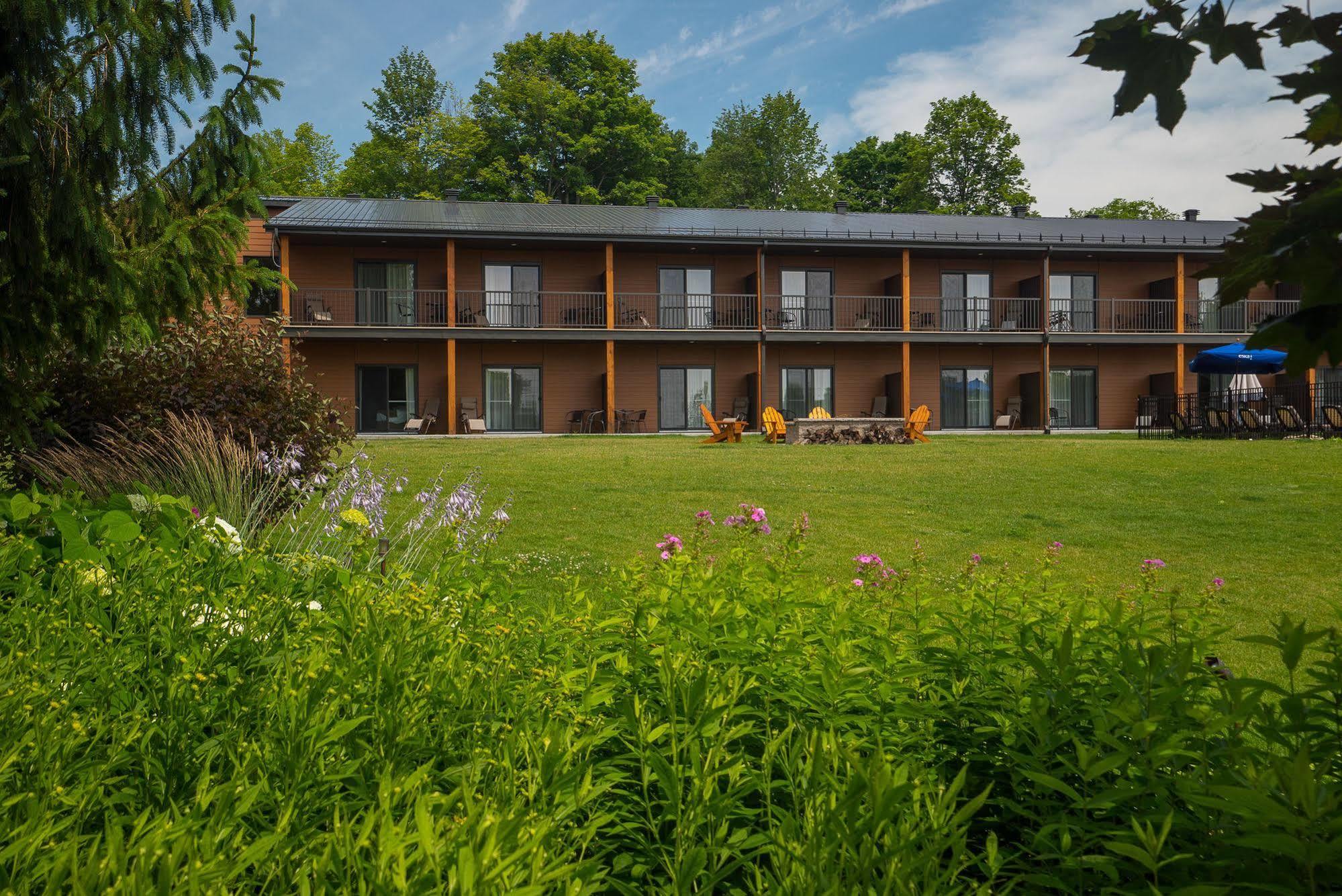 Auberge Des Gallant Rigaud Εξωτερικό φωτογραφία