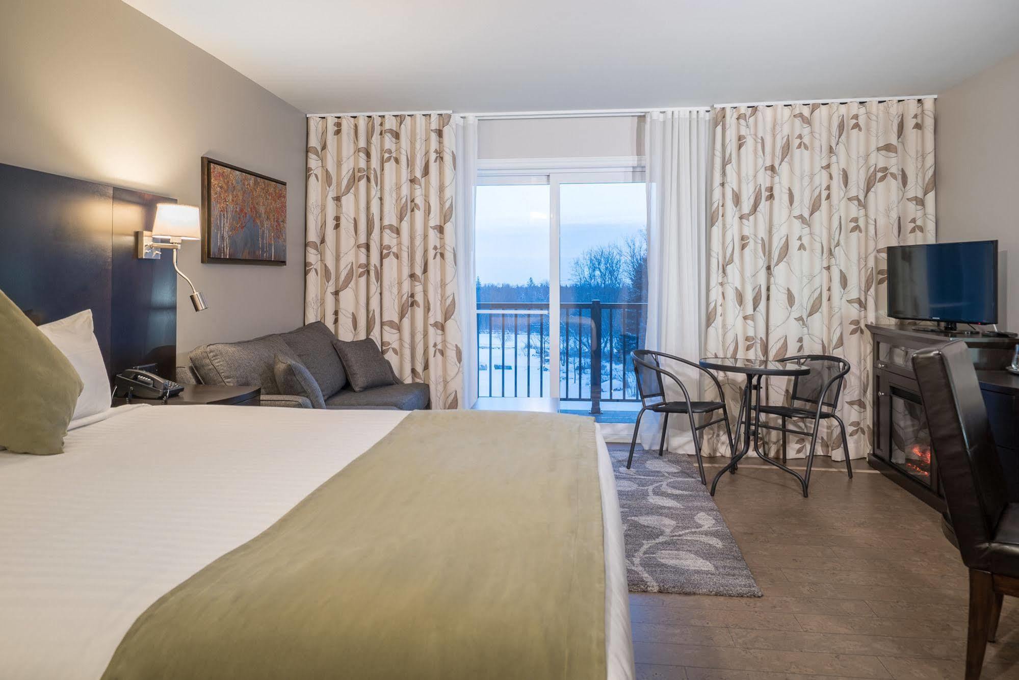 Auberge Des Gallant Rigaud Εξωτερικό φωτογραφία